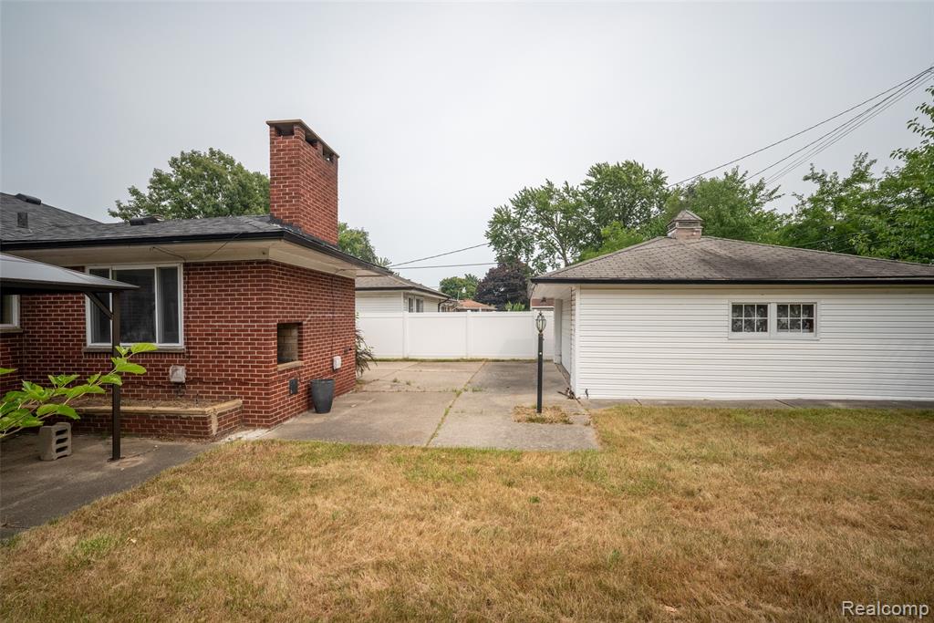 16786 Sprenger Avenue Property Photo 29