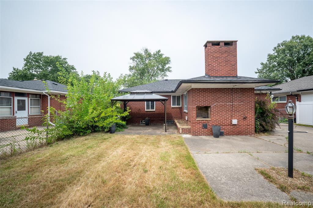 16786 Sprenger Avenue Property Photo 31