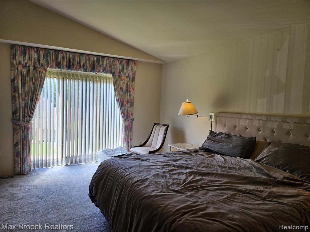 5663 Hillcrest Circle Property Photo 15
