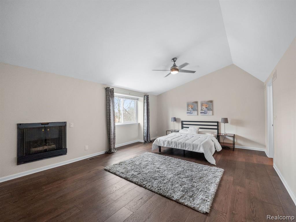 177 E Long Lake Road Property Photo 10