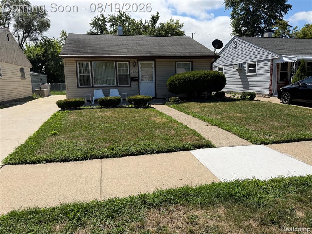 1620 E Meyers Avenue Property Photo 1
