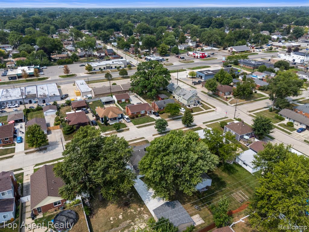 28012 Gladstone Street Property Photo 40