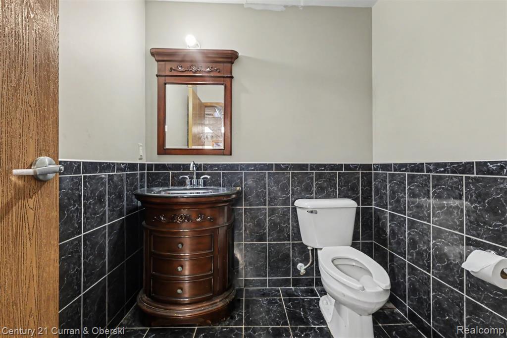 24630 Eureka Road Property Photo 18