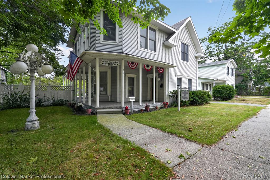 108 College Street Property Photo 1