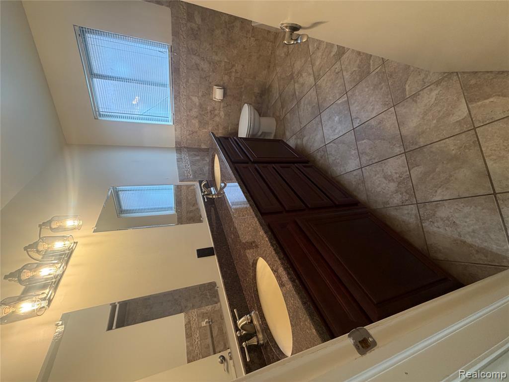 781 Harcourt Road Property Photo 14