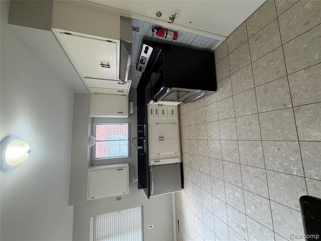 781 Harcourt Road Property Photo 16