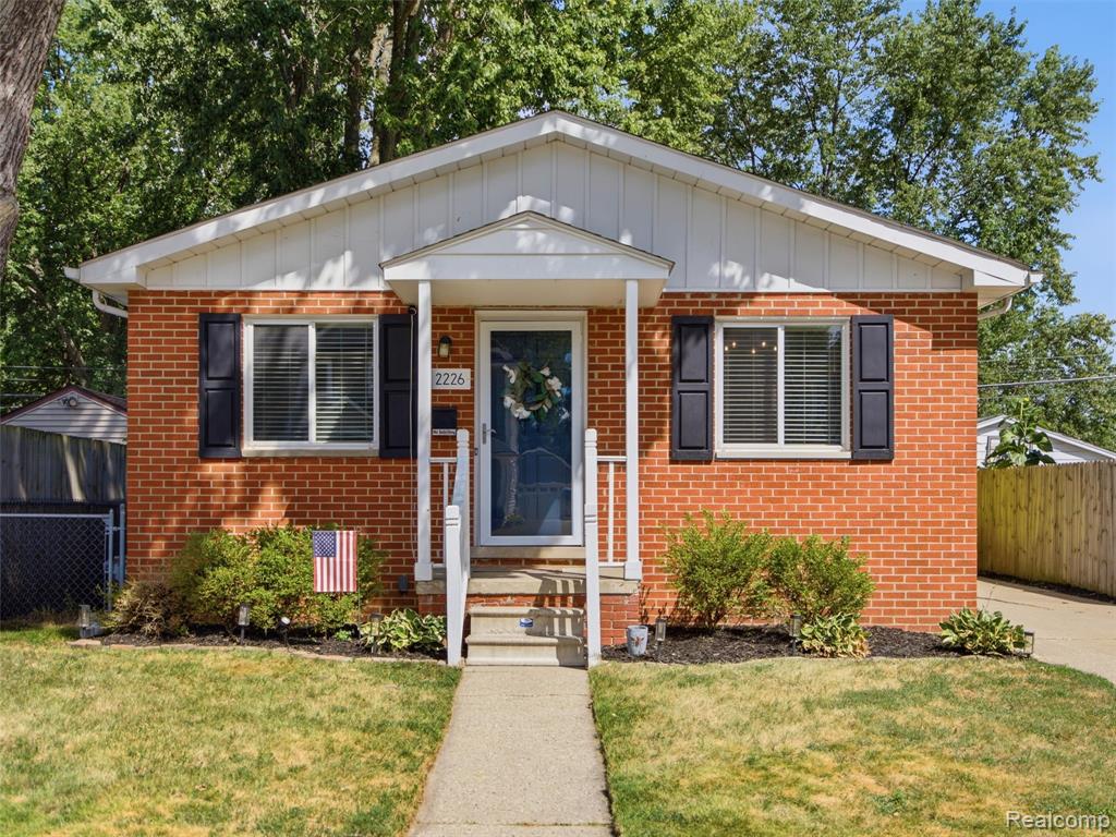 2226 Kipling Avenue Property Photo 1