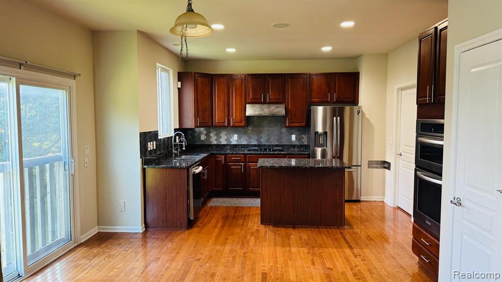44867 Stockton Drive Property Photo 3