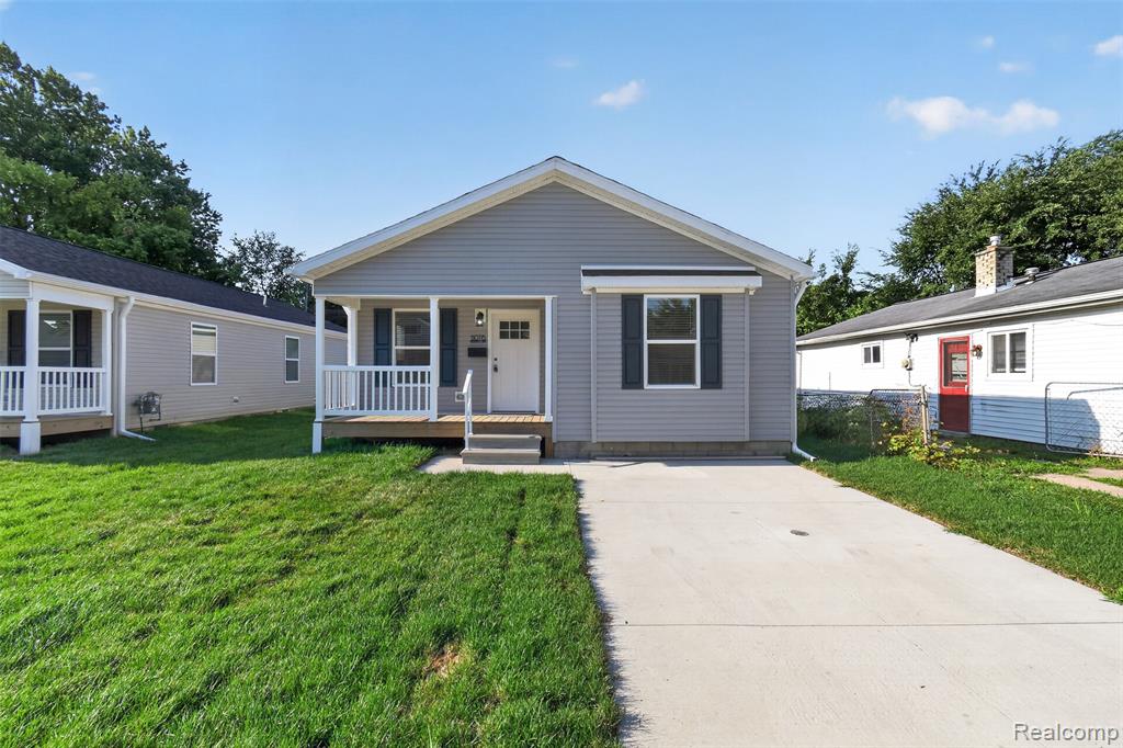 11076 Maxwell Avenue Property Photo 2