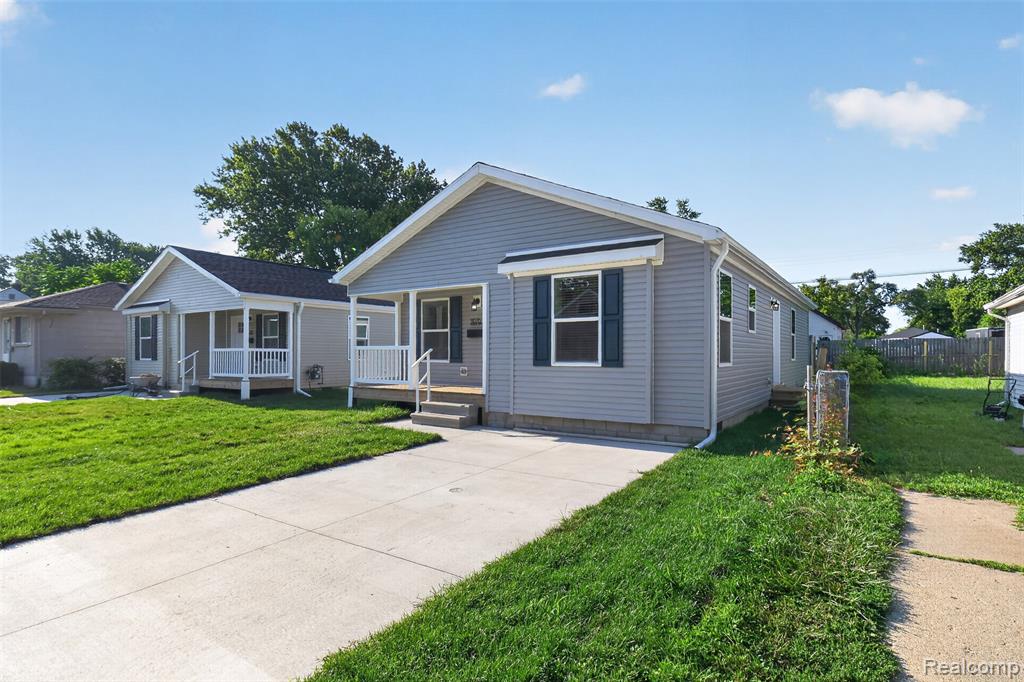 11076 Maxwell Avenue Property Photo 3