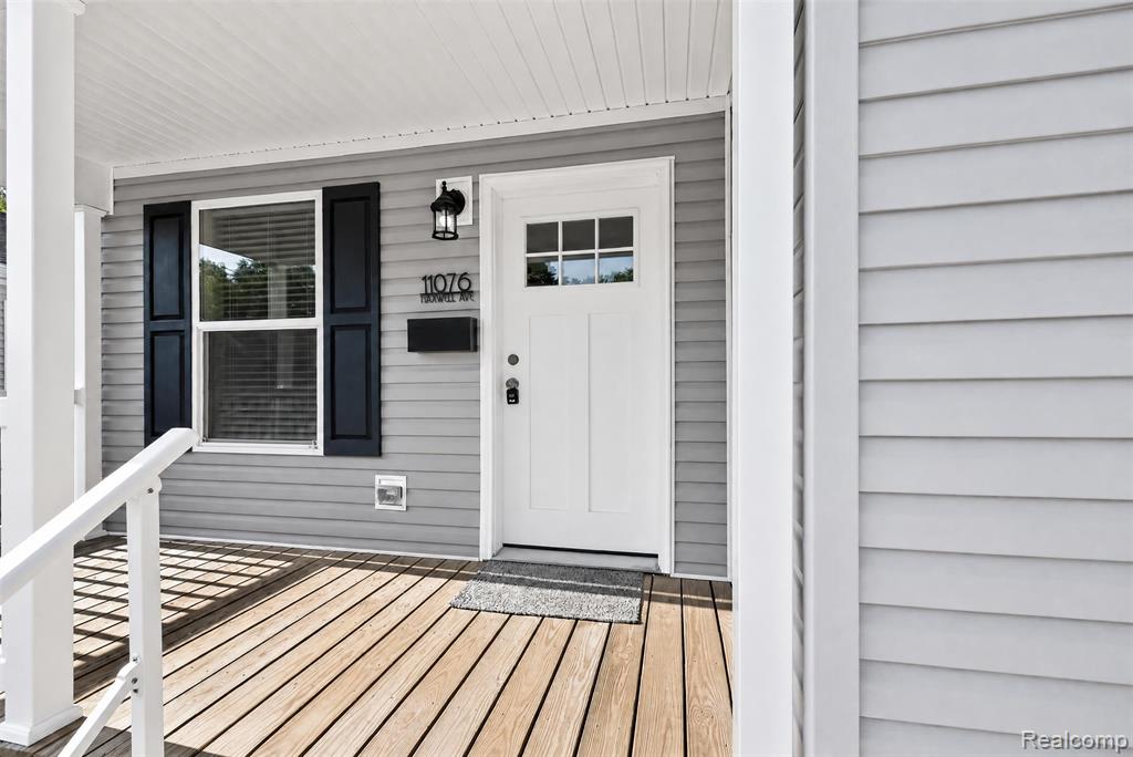 11076 Maxwell Avenue Property Photo 4