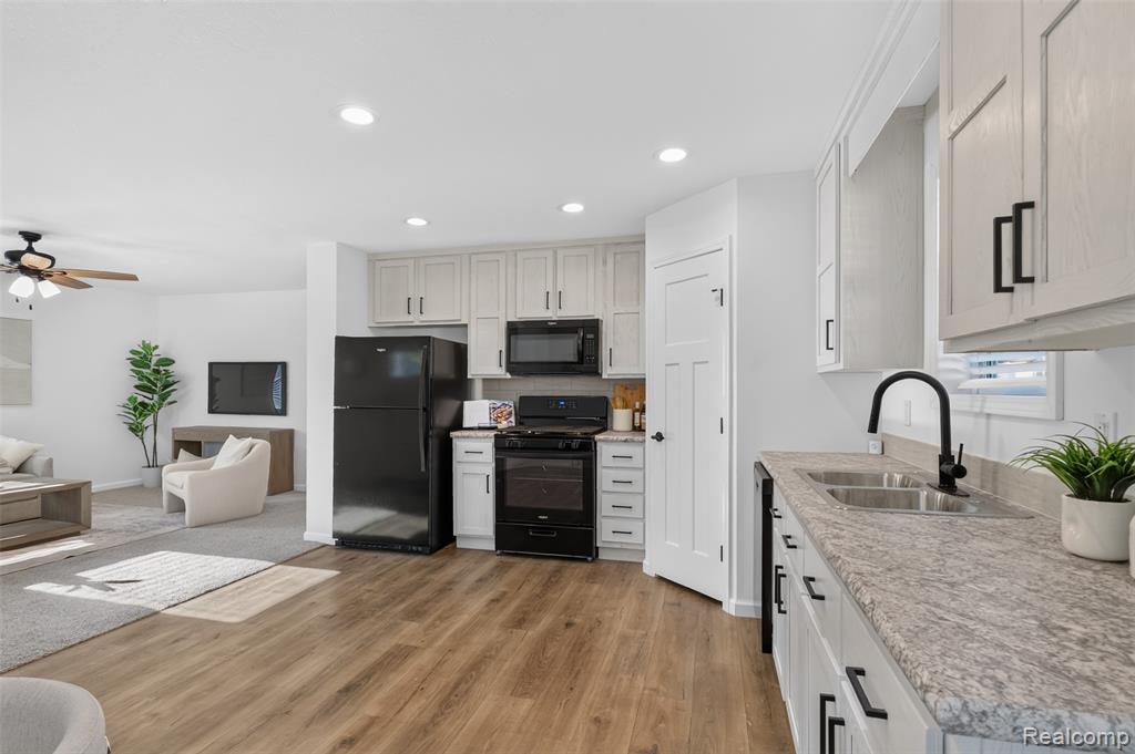 11076 Maxwell Avenue Property Photo 17