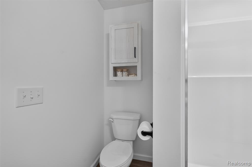 11076 Maxwell Avenue Property Photo 20