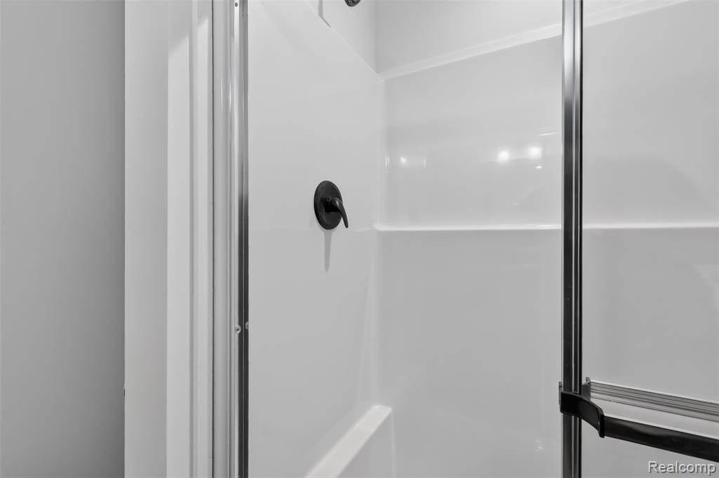 11076 Maxwell Avenue Property Photo 28
