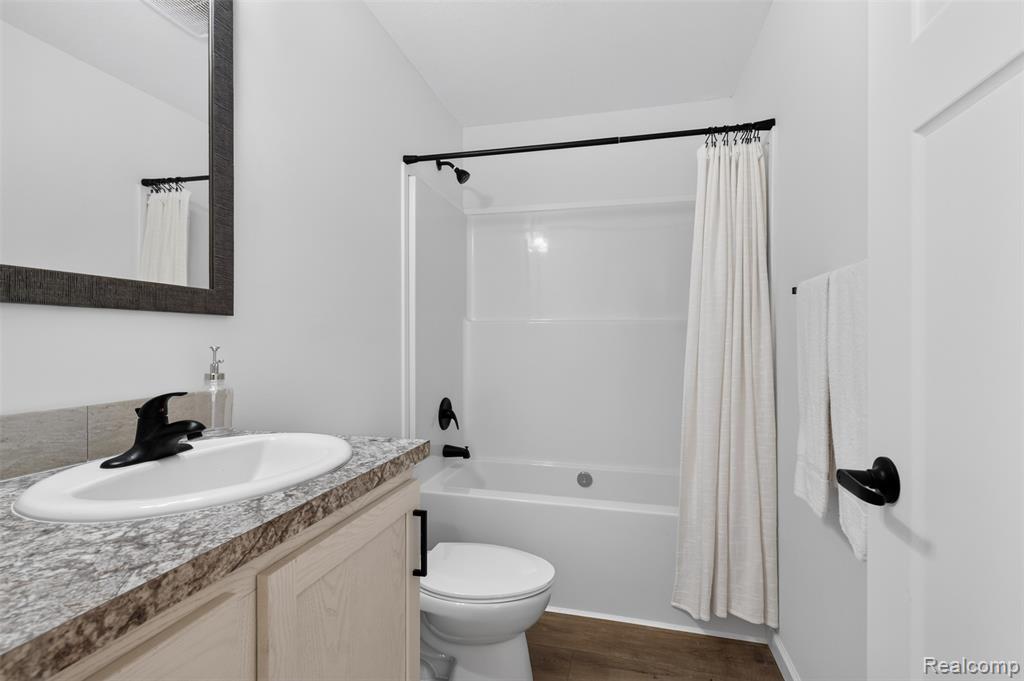 11076 Maxwell Avenue Property Photo 36