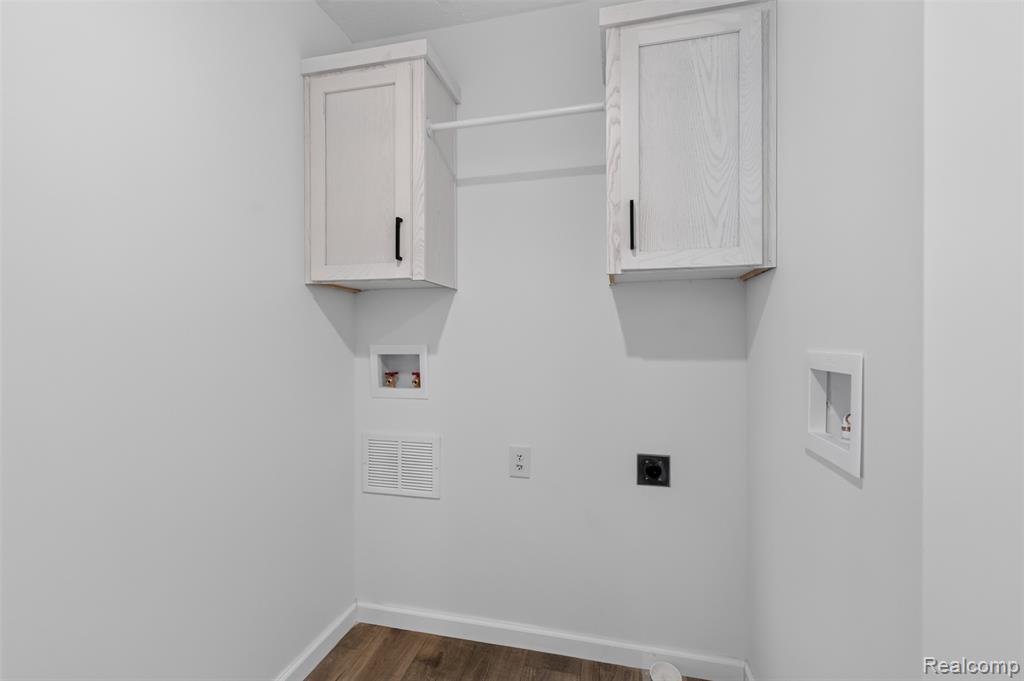 11076 Maxwell Avenue Property Photo 39