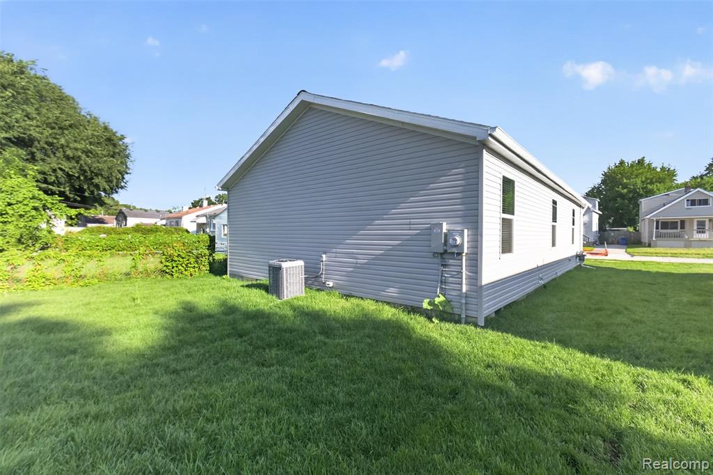 11076 Maxwell Avenue Property Photo 41