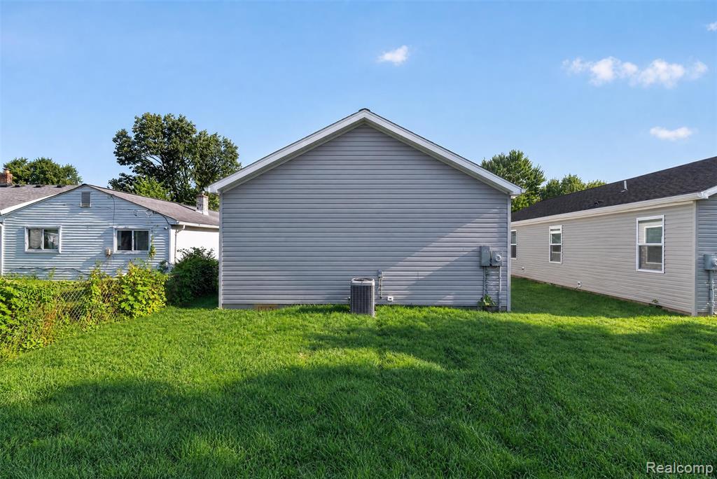 11076 Maxwell Avenue Property Photo 42