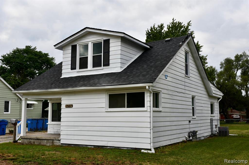 3927 Berkshire Avenue Property Photo 4