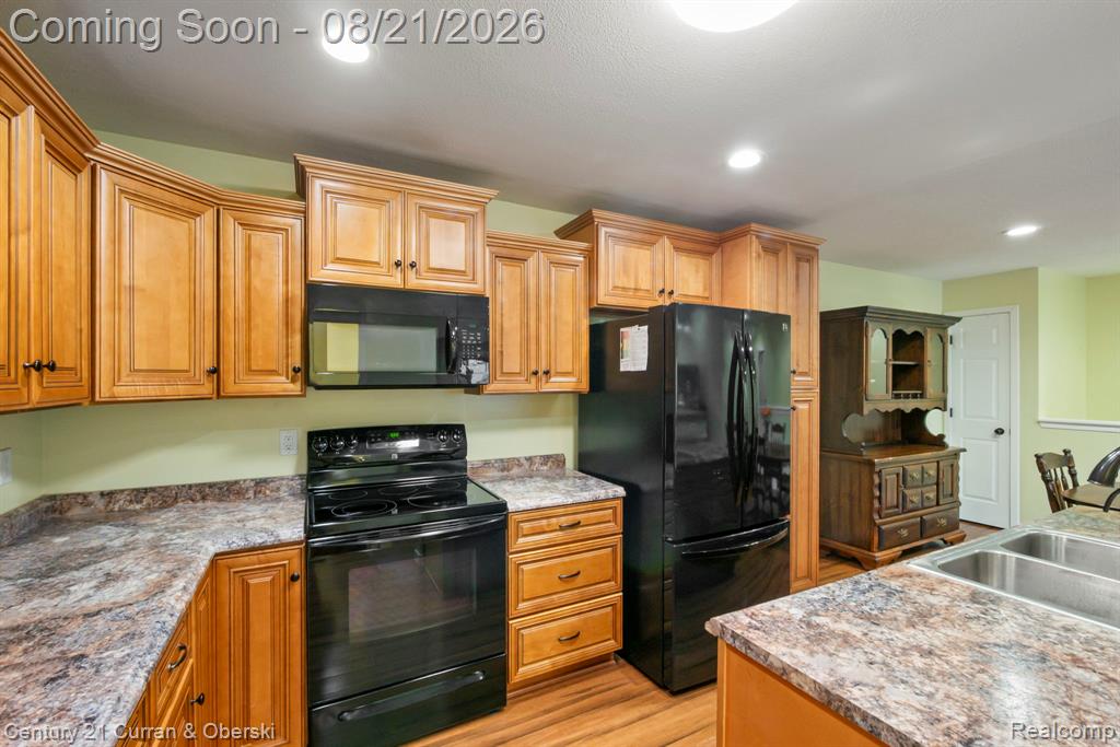 7981 Lawrence Property Photo 18