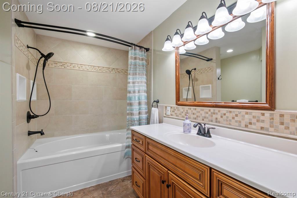 7981 Lawrence Property Photo 23