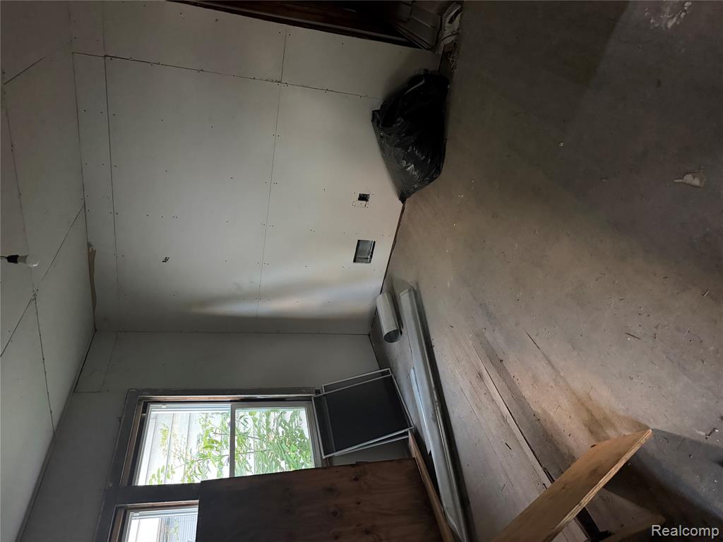 17363 Marx Street Property Photo 4