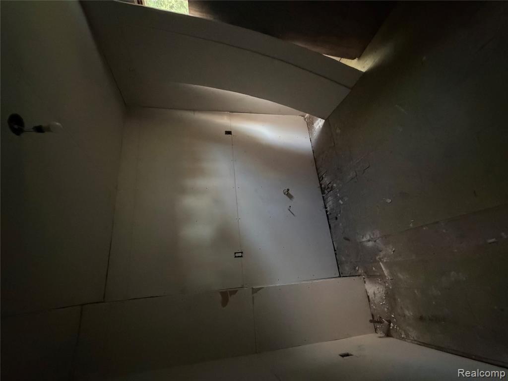17363 Marx Street Property Photo 6