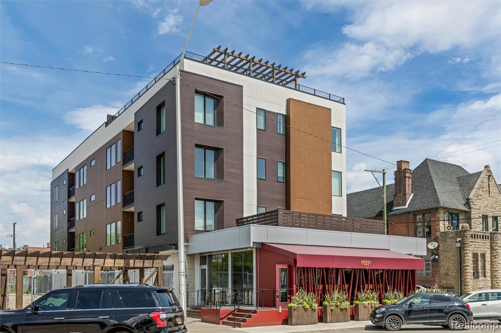 438 Selden Street Property Photo 1