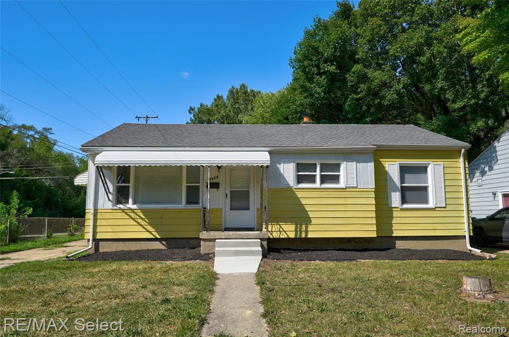 1920 Greenbrook Lane Property Photo 2