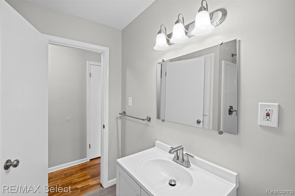 1920 Greenbrook Lane Property Photo 28