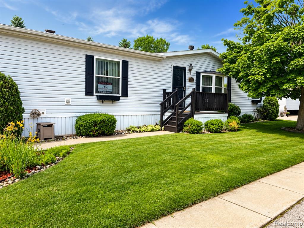 368 Pretty Lane Property Photo 1