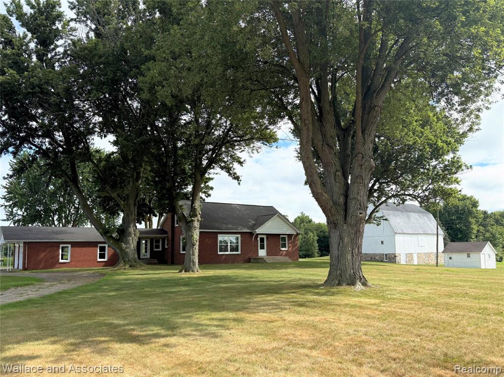 365 E Peck Road Property Photo 1