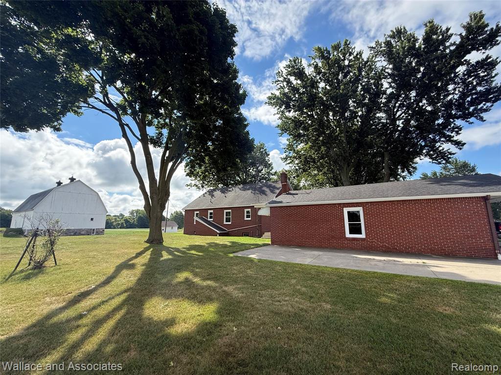 365 E Peck Road Property Photo 4