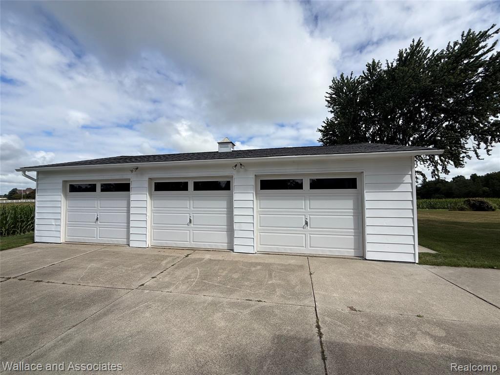 365 E Peck Road Property Photo 9