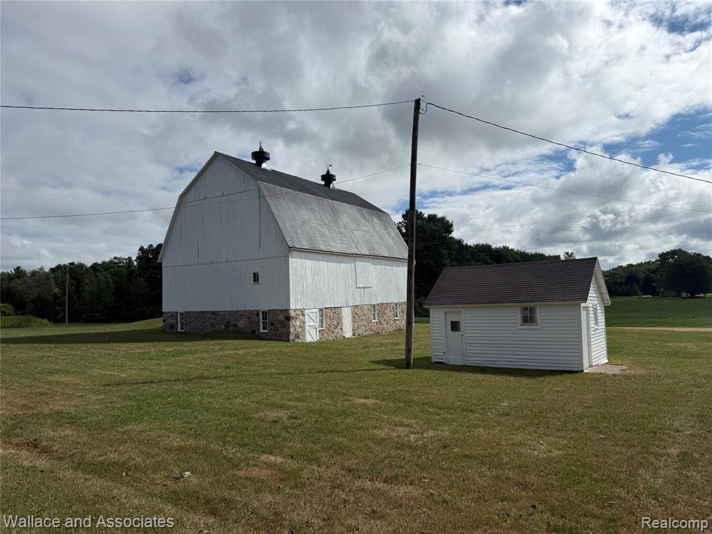 365 E Peck Road Property Photo 11
