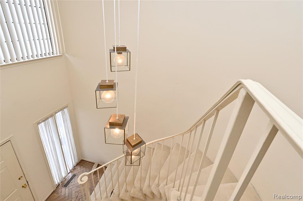 6011 Pebble Lane Court Property Photo 3