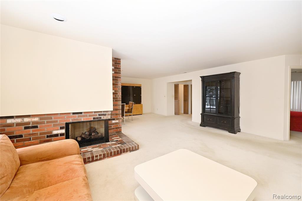 6011 Pebble Lane Court Property Photo 6