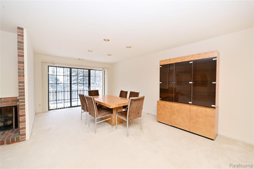 6011 Pebble Lane Court Property Photo 8