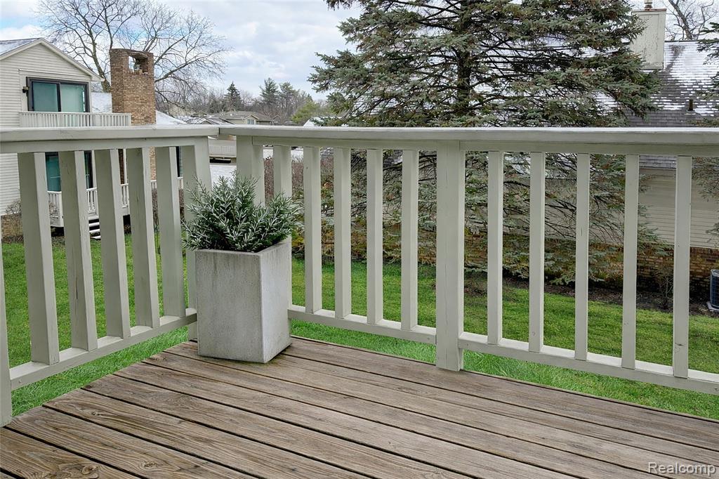 6011 Pebble Lane Court Property Photo 9