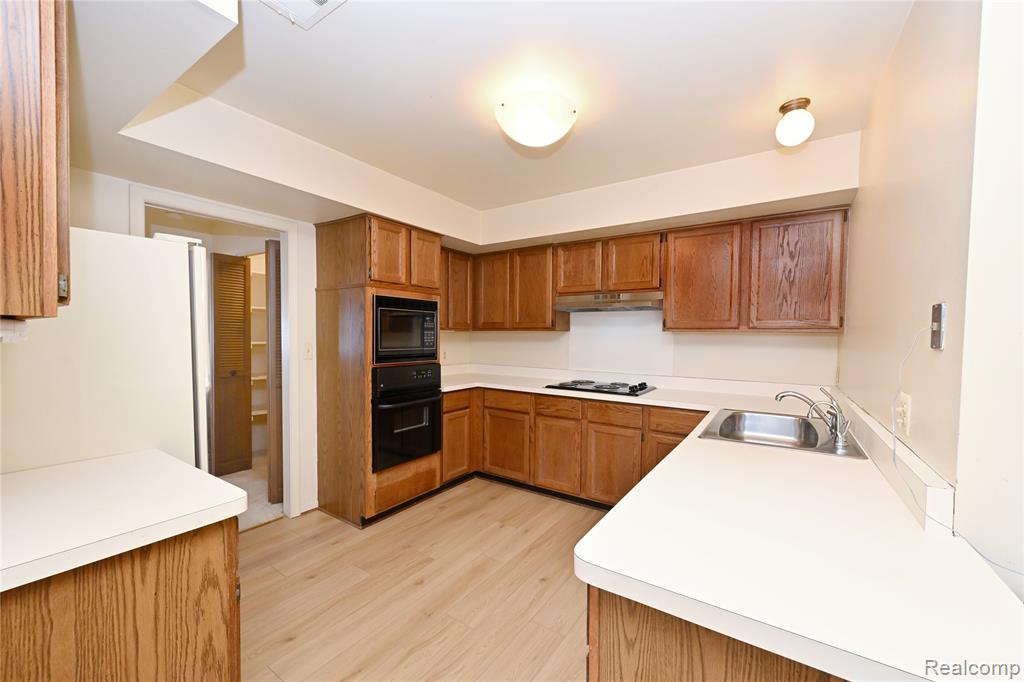 6011 Pebble Lane Court Property Photo 11