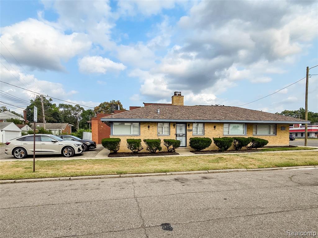 10730 W 7 Mile Road Property Photo 3