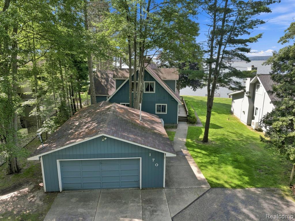 170 Flagpoint Avenue Property Photo 4