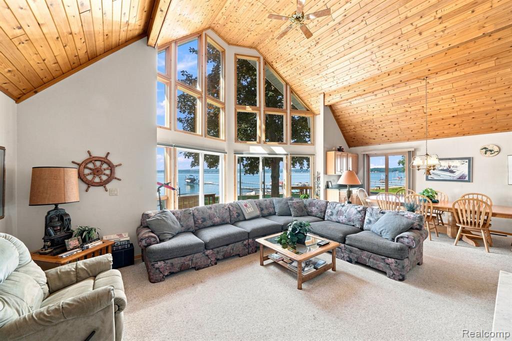 170 Flagpoint Avenue Property Photo 28