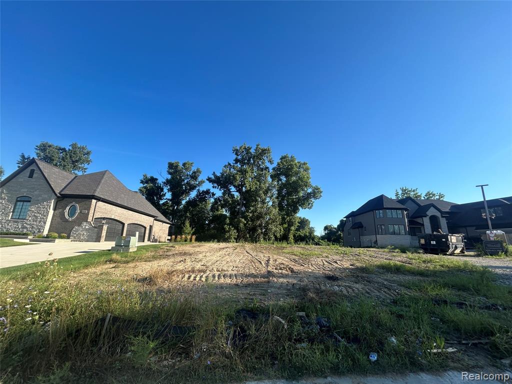 6883 Roseberry Drive