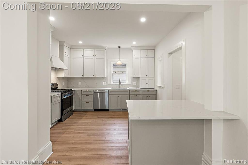 475 Saint Clair Avenue Property Photo 6