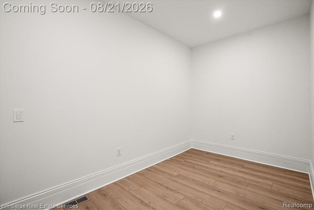 475 Saint Clair Avenue Property Photo 9