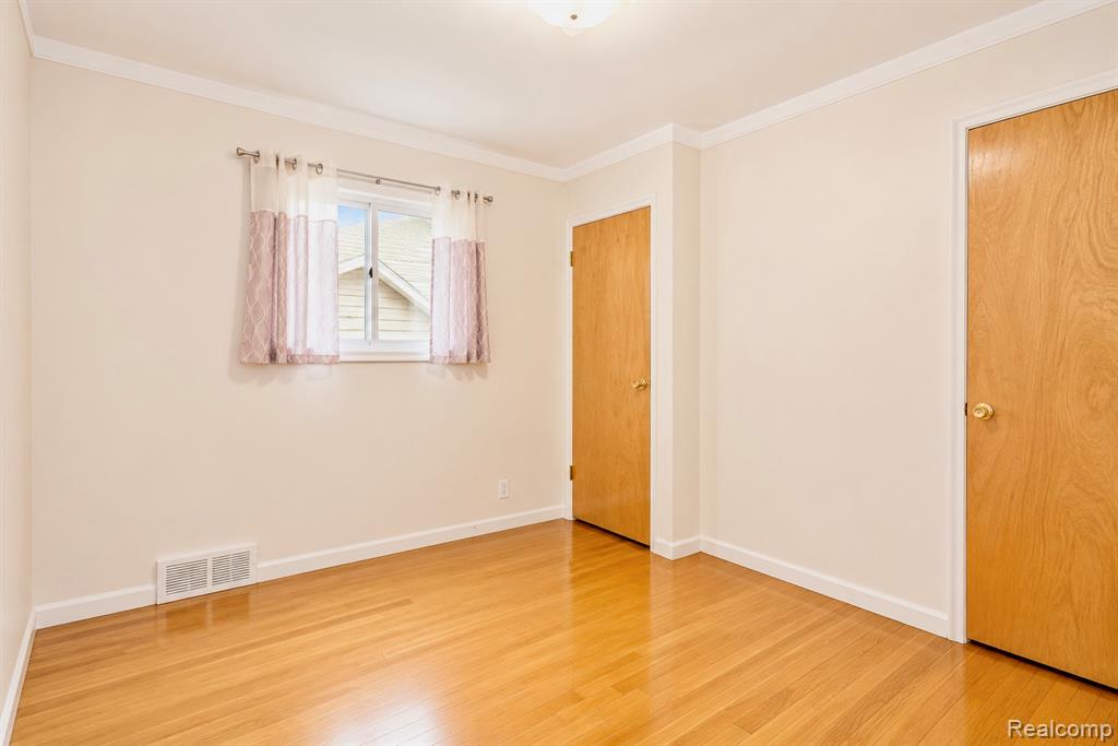 23223 Panama Avenue Property Photo 7