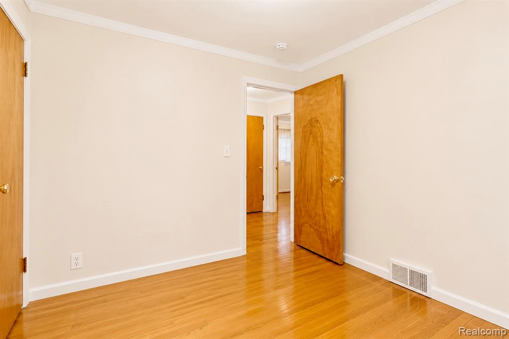 23223 Panama Avenue Property Photo 8