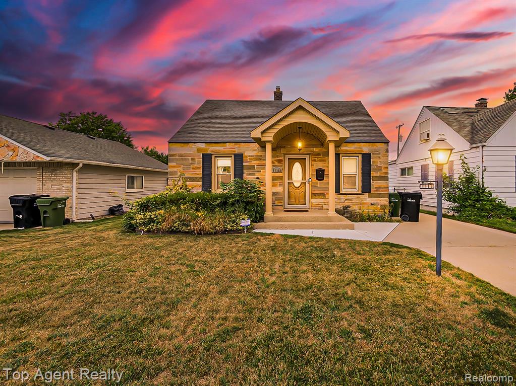 17236 Euclid Avenue Property Photo 1