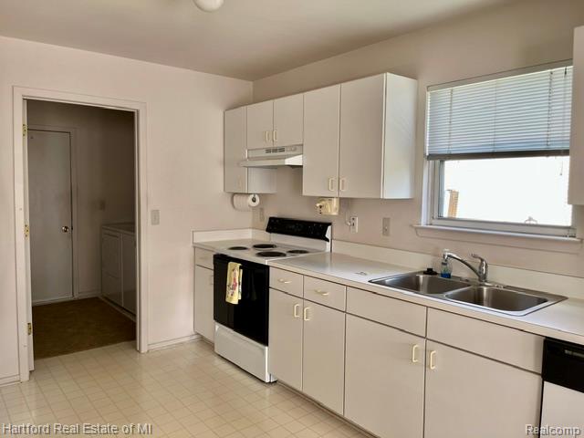 2176 Maplehurst Drive Property Photo 8